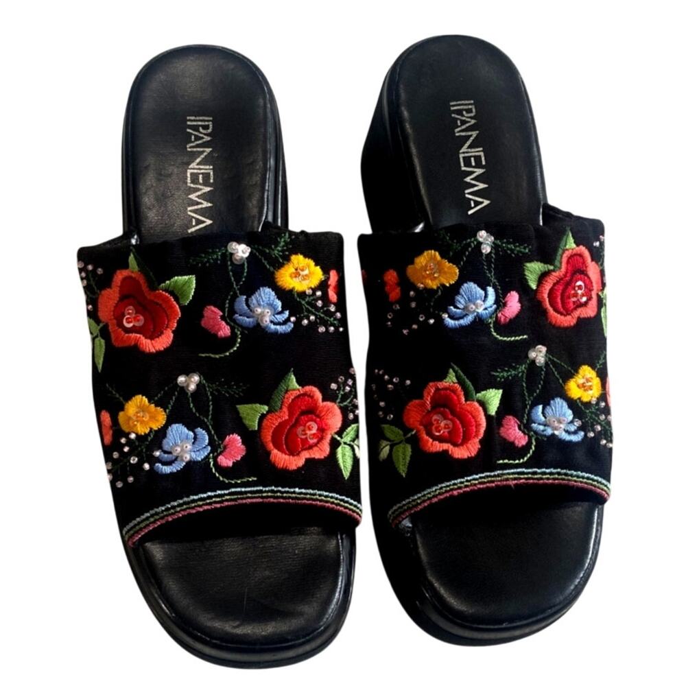 Vtg Ipanema Embroidered Floral Beaded Chunky Platform Slides Sandals 7.5M
